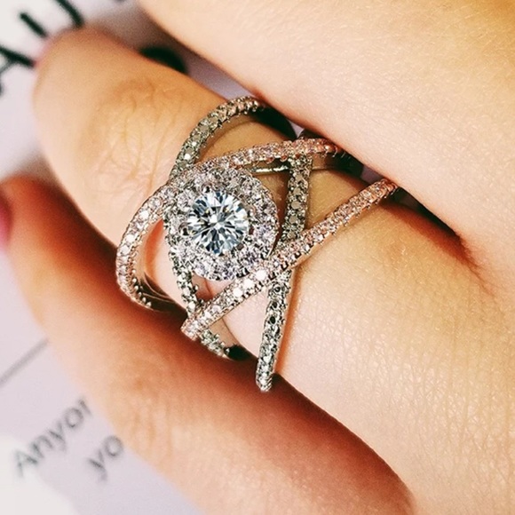 Sterling silver engagement ring - Picture 4 of 5